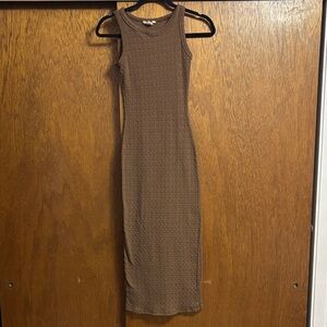 Elegant brown long sleeveless bodycon dress